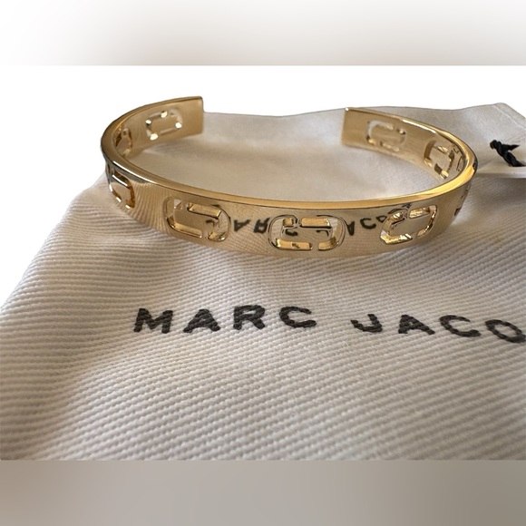 Marc Jacobs Icon Gold Plated Cuff Bracelet - One Size New with Tags and dust bag - Picture 3 of 5